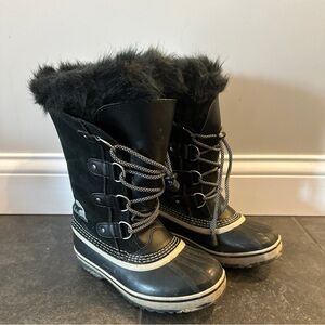 Sorel Girls Joan of Arctic Snow Boots size youth 2